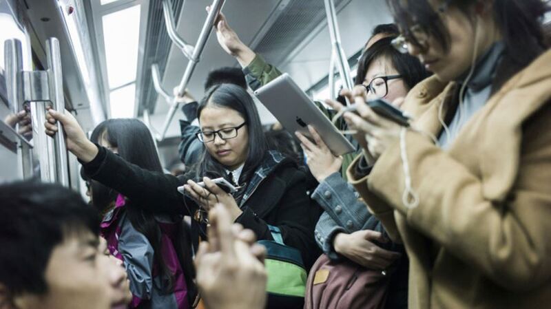 北京地铁系统,计划采用人脸识别技术实施乘客分类安检,有北京市民打算放弃使用地铁。(资料图/法新社)