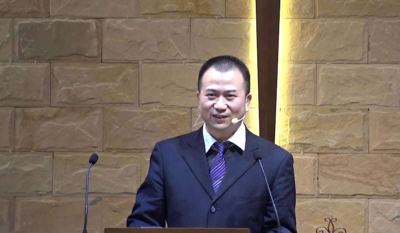 成都秋雨圣约归正教会长老李英强。(志愿者提供)